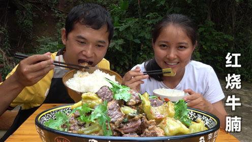 刘大瓜吃烤猪骨排视频,美味与挑战并存！