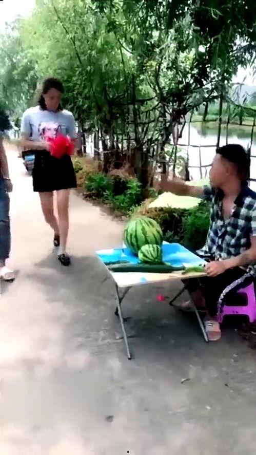 盐山售楼小姐吃瓜视频,揭秘盐山楼市幕后风云