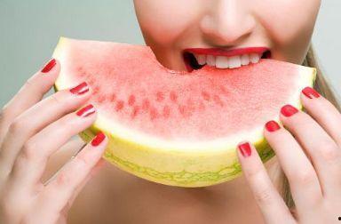 吃隔夜瓜中毒的视频,食用需谨慎，视频揭示中毒真相